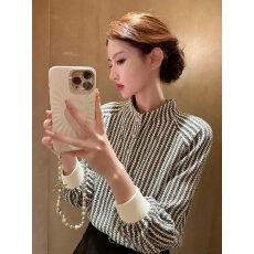 批发冬季独特超好看洋气减龄上衣韩系小众轻奢不撞款高级感条纹打底衫