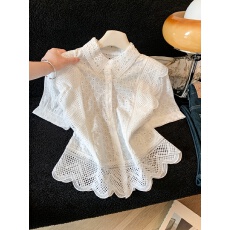 批发蕾丝<b class='q'>镂空</b>翻领钩花排扣飞飞袖甜美衬衫女2026夏新款洋气小衫上衣潮