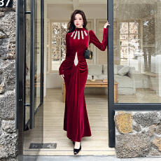 批发视频实拍2025秋季时尚气质金丝绒烫钻长裙包臀<b class='q'>连衣裙</b>