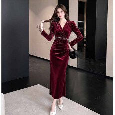 批发网红新款2026秋季时尚气质<b class='q'>显瘦</b>金丝绒长裙烫钻包臀连衣裙