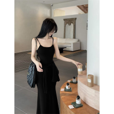 批发实拍秋款低V领性感包臀长款吊带<b class='q'>连衣裙</b>+短款长袖开衫披肩两件套