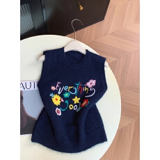 批发高级感<b class='q'>甜美</b>风刺绣圆领坎肩针织马甲背心女