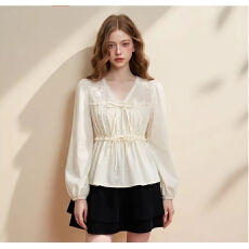 批发法式温柔风V领蕾丝拼接<b class='q'>衬衫</b>女蝴蝶结系带木耳边灯笼袖上衣