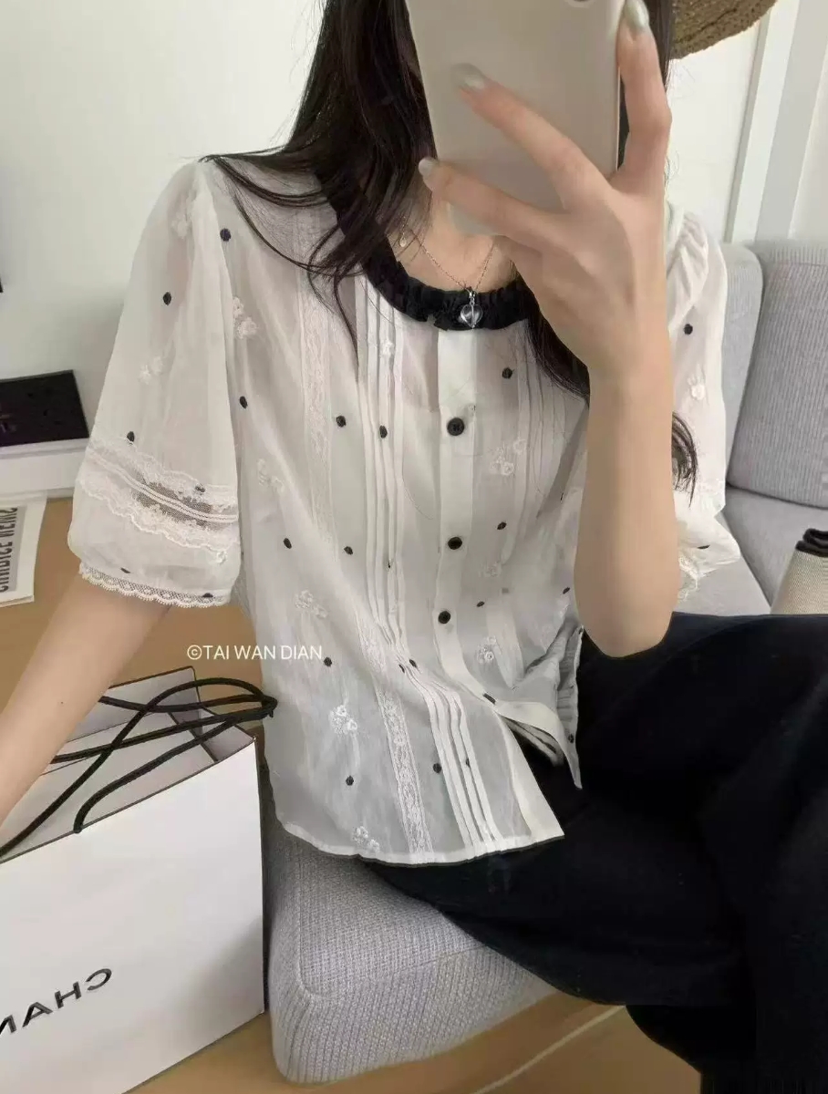 한 부서 달콤한 스타일 도트 무늬 쉬폰 블라우스 2026 여름 새로운 플리츠 레이스 조각 루즈핏 맨위