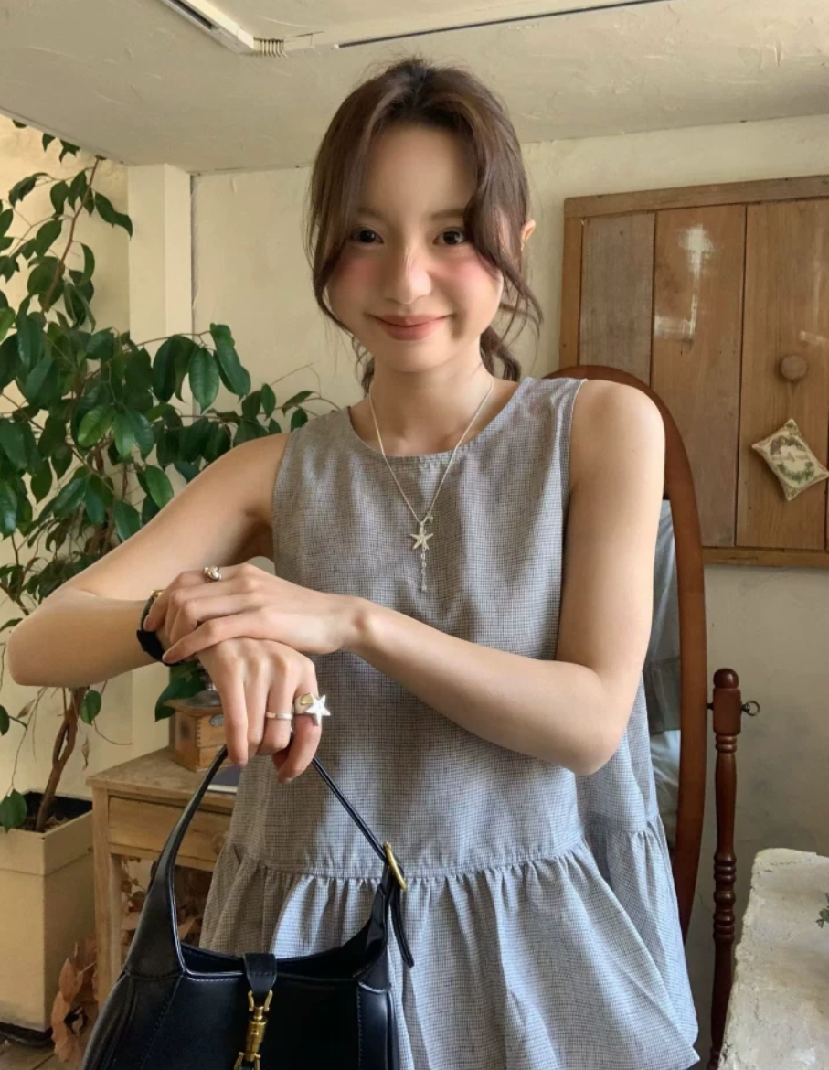한 부서 달콤함 체크무늬 플리츠 연령 감소 조끼 작은 셔츠 여성 2026 여름 섹션 라운드 넥 민소매 셔츠