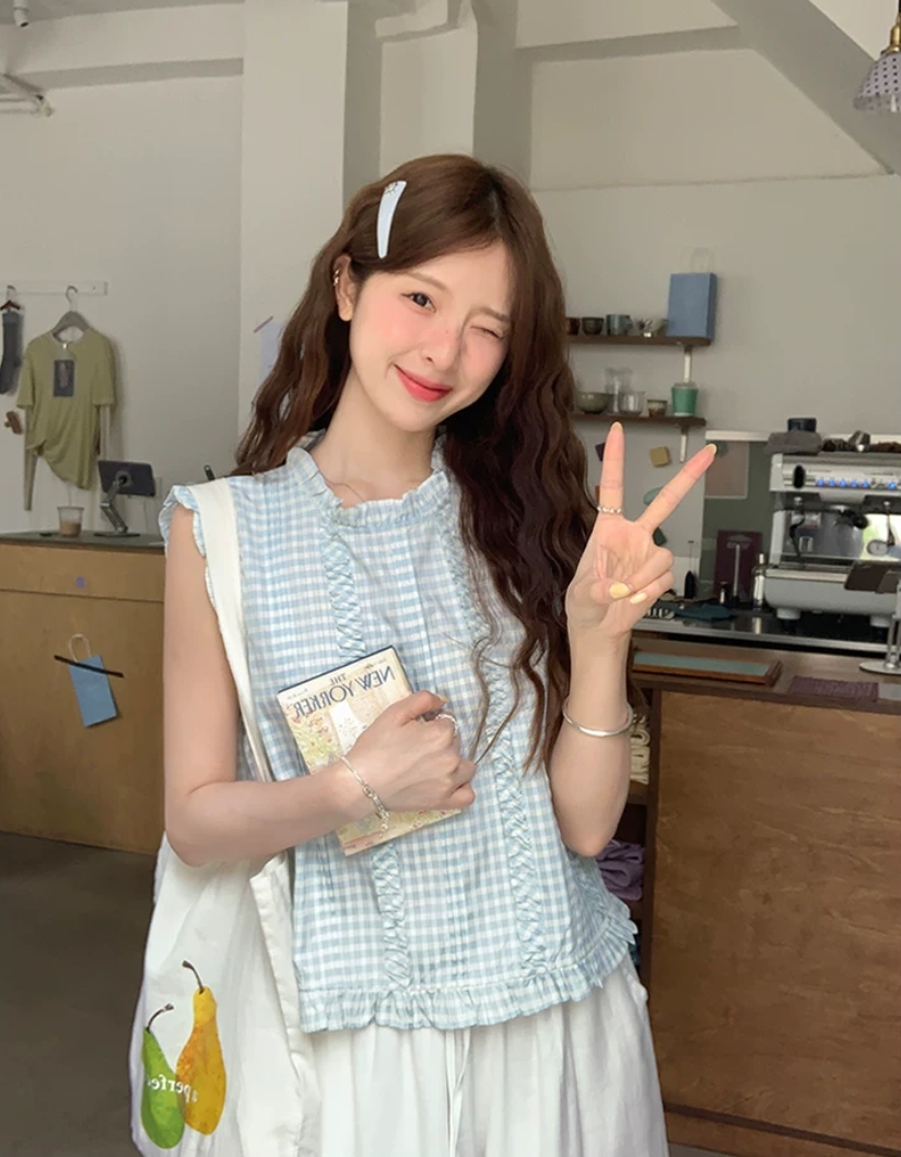 민소매 조끼 여성 셔츠 여름 2026 새로운 디자인 센스 프릴 셔츠 패션 라운드 넥 외국 가스 맨위