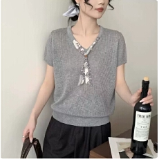 批发法式浪漫风丝巾V领短袖针织衫女2026夏新款百搭显瘦薄款微透小衫
