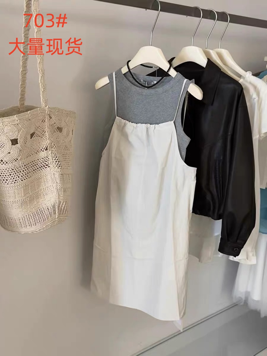 자이언트 잘 생긴 여름 드레스 전체 집합 느긋한 바람 느슨함 센스 착용 가져 가라. 회색 조끼 스택 착용 슬립 점프 슈트 치마 세트 여성