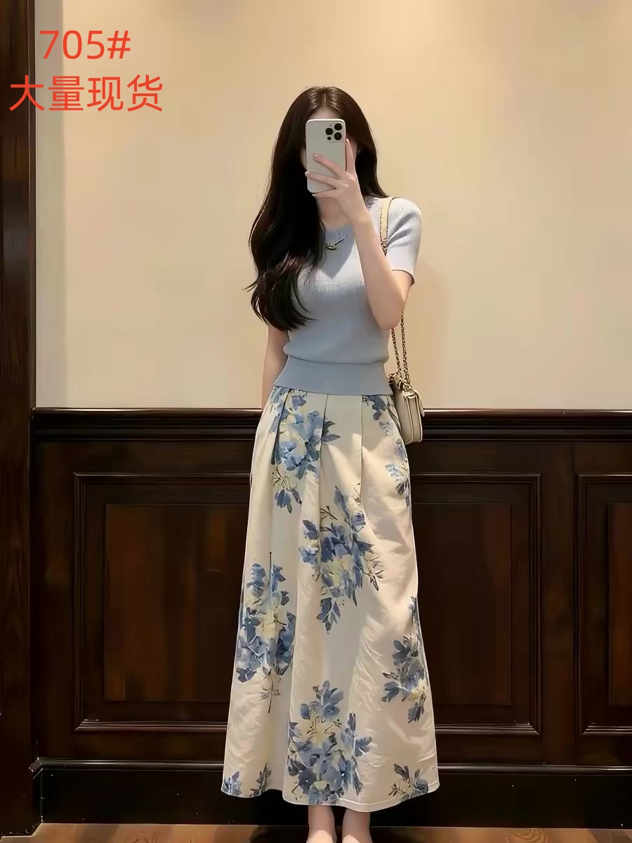 한 부서 작은 샤넬 스타일 착용 가져 가라. 에이즈 환자 여성 세트 2026 년 여름 슬림해 보이는 품격 맨위 꽃무늬 반신 스커트 투피스 세트