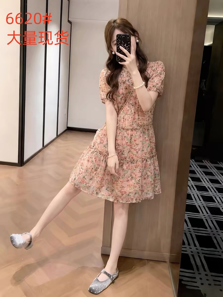프랑스식 부드러운 바람 핑크색 꽃무늬 여성 드레스 여름 2026 새로운 작은 키 디자인 센스 아름다운 착용 가져 가라. 치마