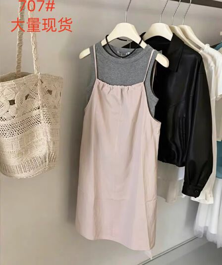 자이언트 잘 생긴 여름 드레스 전체 집합 느긋한 바람 느슨함 센스 착용 가져 가라. 조끼 스택 착용 핑크색 슬립 점프 슈트 치마 세트 여성