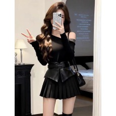 批发纯欲风黑色斜领露肩<b class='q'>连衣裙</b>女2025冬季新款收腰时尚独特绝美<b class='q'>百褶</b>裙