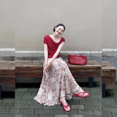 批发复古不规则褶皱印花伞裙<b class='q'>半身裙</b>女夏2026新款垂坠感飘逸大摆<b class='q'>长裙</b>子
