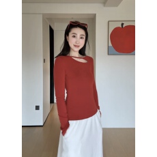 批发红色小心机镂空长袖上衣女设计感小众<b class='q'>春</b>秋季修身显瘦内搭打底t恤