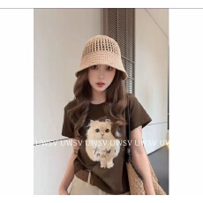 批发休闲设计感减龄显瘦可爱小猫<b class='q'>字母</b><b class='q'>T</b><b class='q'>恤</b>