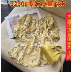 批发凤仙花 抽绳一字肩多种穿搭花色<b class='q'>清凉</b>款上衣