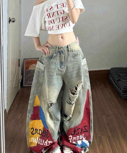 레트로 색상 블록 낙서 찢어진 부분 모통이 칼 청바지 바지 여자 2026 가을 새로운 측면 주머니 바닥 청소 바지