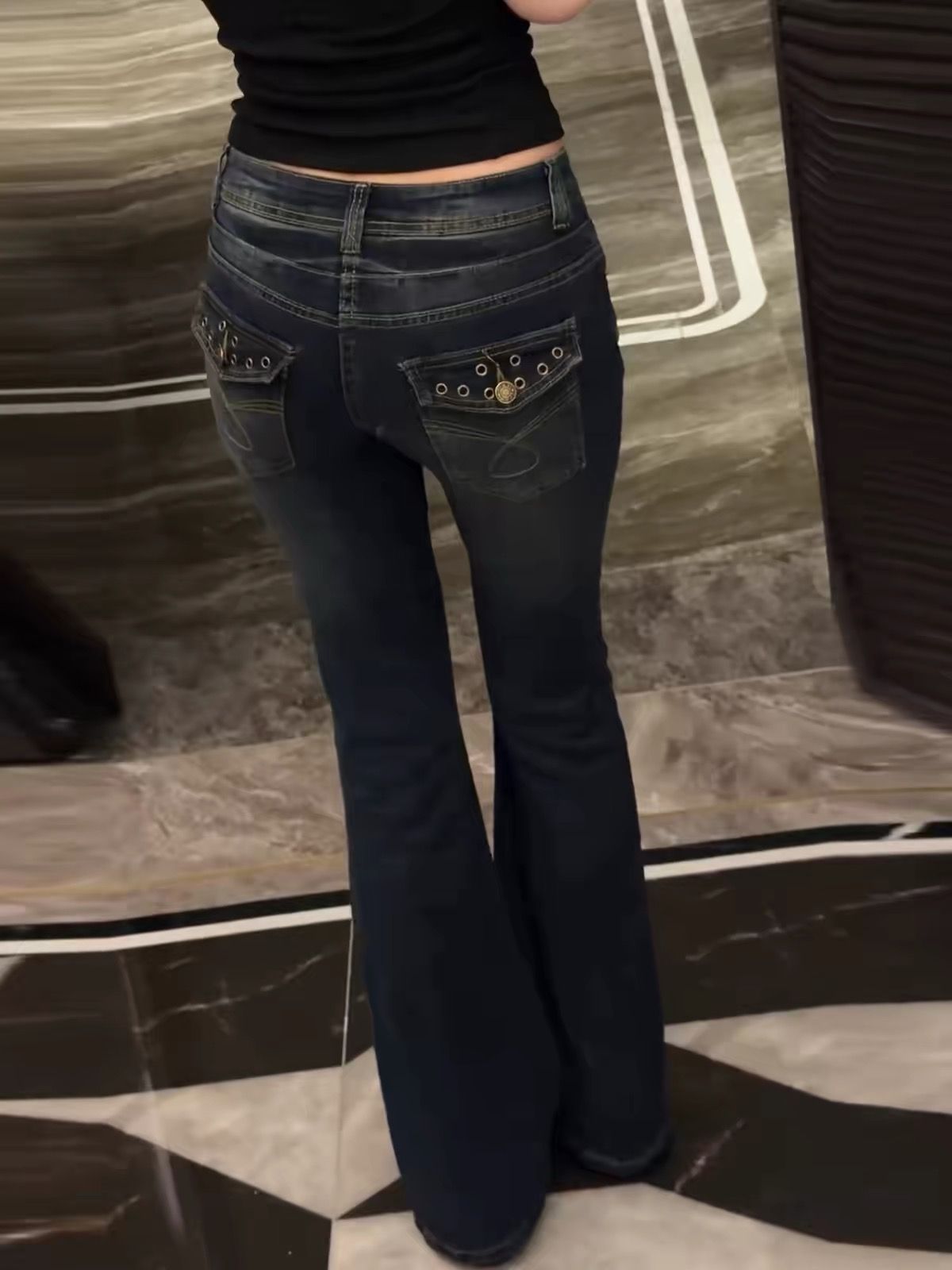 美式复古铆钉微喇牛仔裤女秋季新款低腰辣妹马蹄喇叭裤子 服裝批發女裝批發服飾貨源