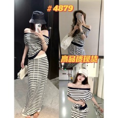 批发2026夏季新款法式气质条纹一字肩<b class='q'>针织</b>衫女高腰显瘦半身裙两件套