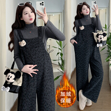 批发实拍 孕妇冬新款豹纹可拆萌小猫加绒背带裤洋气可爱+针织上衣套装