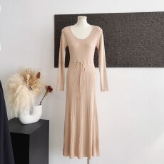 批发赵宝妮 高雅之美 48支醋酸羊绒羊毛柔软垂感针织<b class='q'>连衣裙女</b>秋冬新款