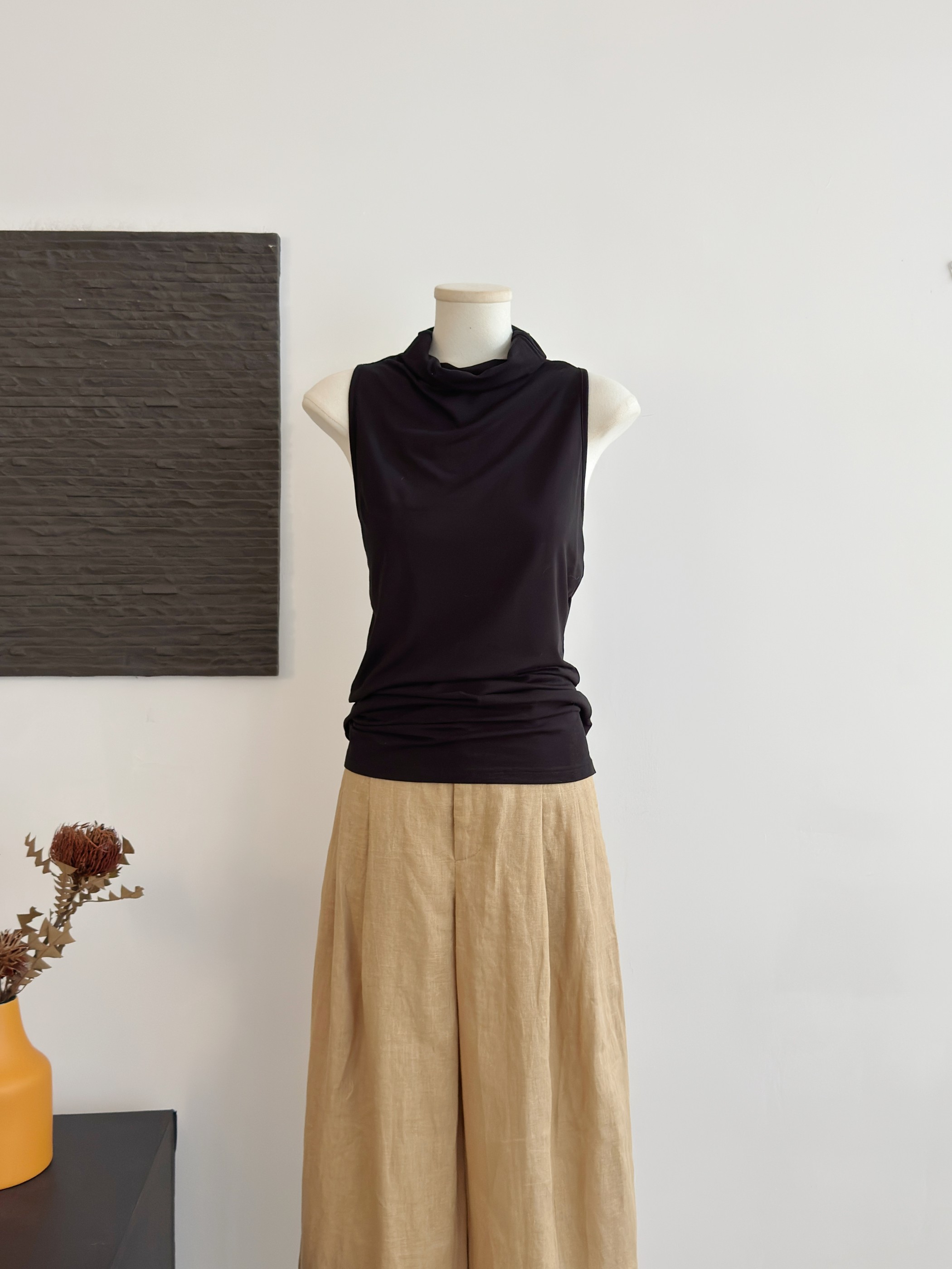 yuyureal 오스트리아 블루 좋은 주간 실크 뒤로 비틀림 말뚝 더미 칼라 반하이넥 조끼 백리스 민소매 맨위