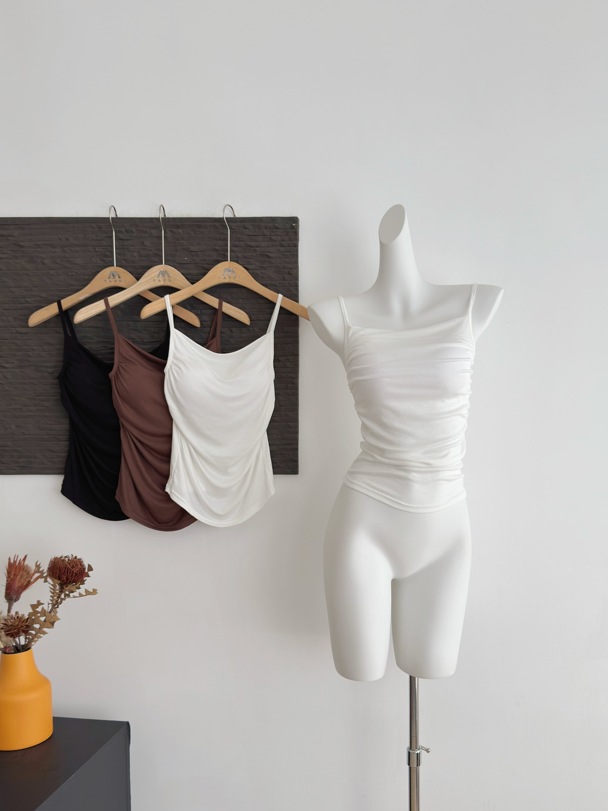 측면 주름 스태킹 칼라 나만의 것을 가져와 라. 가슴 패드 디스플레이 가슴 대 조끼 슬립 인사이드 가져 가라. 여름 아름다움 뒤로 외출용 만나는 튜브탑