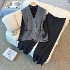 批发实拍2025秋冬大码女装<b class='q'>胖</b><b class='q'>mm</b>小香风流苏针织马甲打底衫阔腿裤三件套