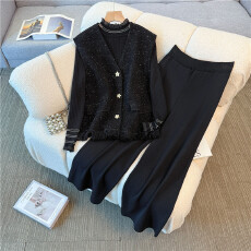 批发实拍2025秋冬大码女装<b class='q'>胖</b><b class='q'>mm</b>小香风针织亮丝马甲打底衫阔腿裤三件套