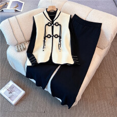 批发实拍2025新款大码女装<b class='q'>胖</b><b class='q'>mm</b>小香风国风盘扣马甲打底衫阔腿裤三件套