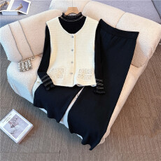 批发实拍2025新款大码女装<b class='q'>胖</b><b class='q'>mm</b>小香风撞色开衫马甲打底衫阔腿裤三件套