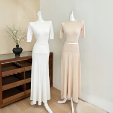 批发CCZEE 橡树落日alai*早<b class='q'>春</b>套装修身短款针织t恤半身裙两件套