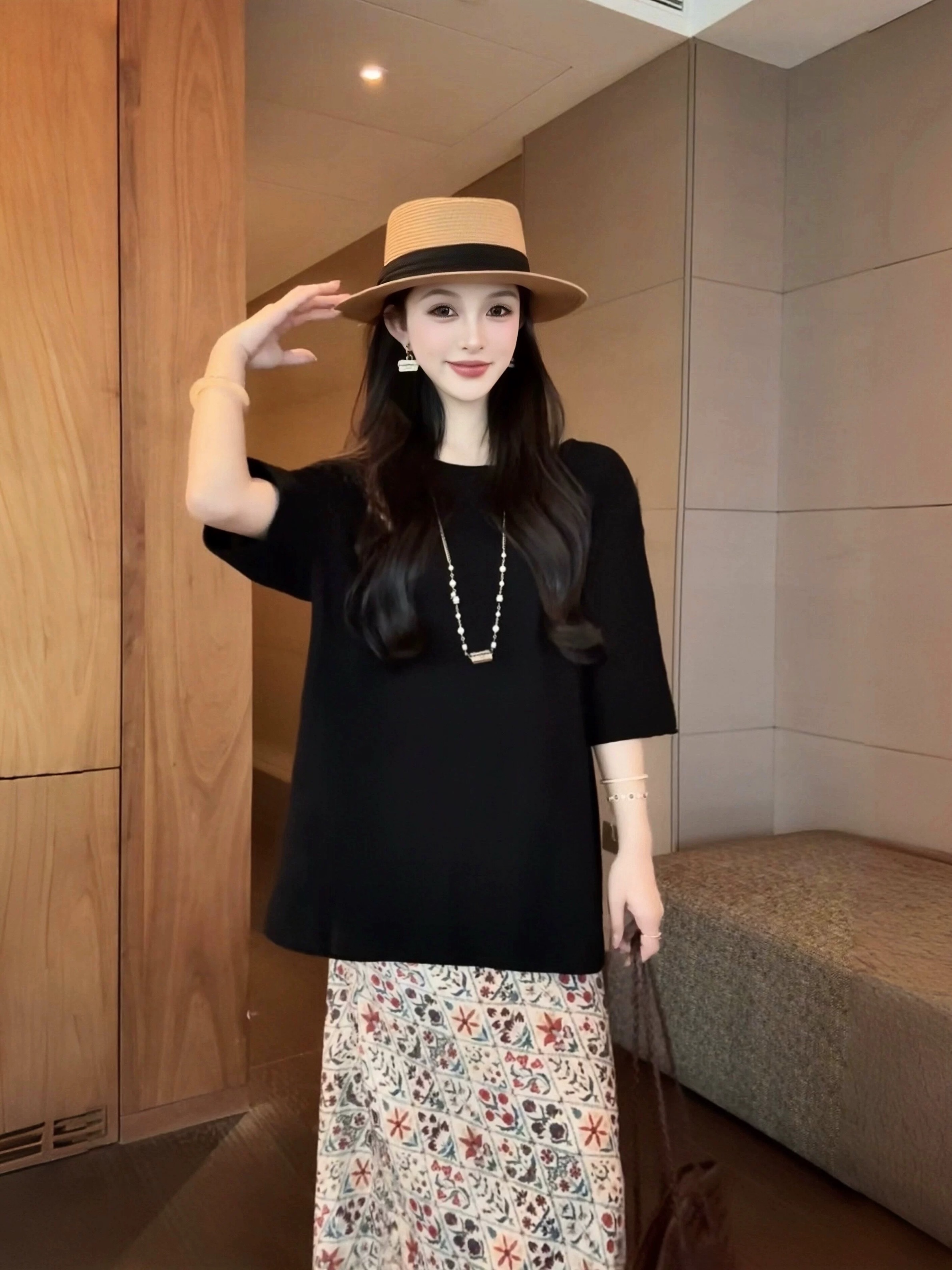 한국 스타일 익스트림 제인 바람 검정색 라운드 넥 반팔 티셔츠 여성 2026 봄 새로운 루즈핏 맨위 플러스 꽃무늬 그룹 세트