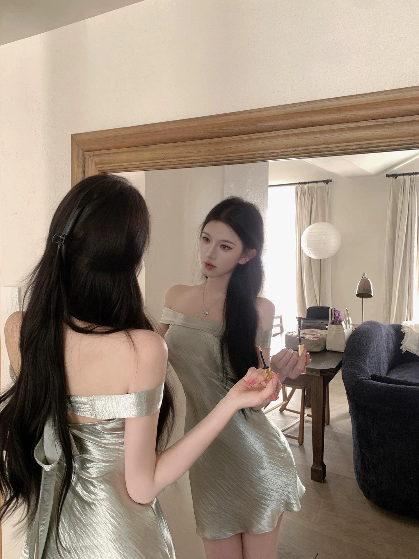 jayky yang 달빛 아래서 시 오프숄더 새틴 오프숄더 드레스 레이스업 디자인 몸매 가꾸기 튜브탑 미니 스커트