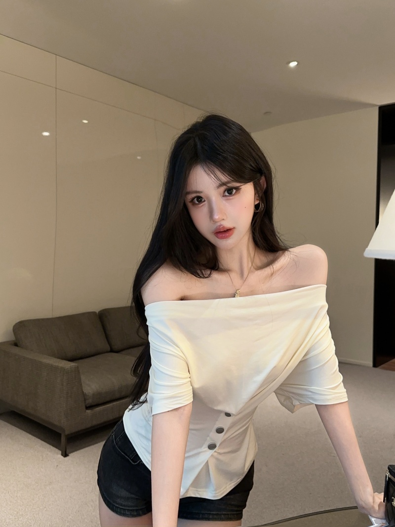 패션 단추 열기 결합 된 디자인 센스 흔들다 칼라 티셔츠 핫걸 기타 착용 법 오프숄더 허리 수축 슬림해 보이는 다용도 맨위