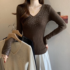 批发韩系v领镶钻长袖针织打底衫女秋<b class='q'>冬</b>季毛衣纯欲修身内搭小香风上衣