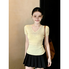 批发超好看烫钻正肩短袖针织T恤女装<b class='q'>夏</b>季修身显瘦v领法式上衣