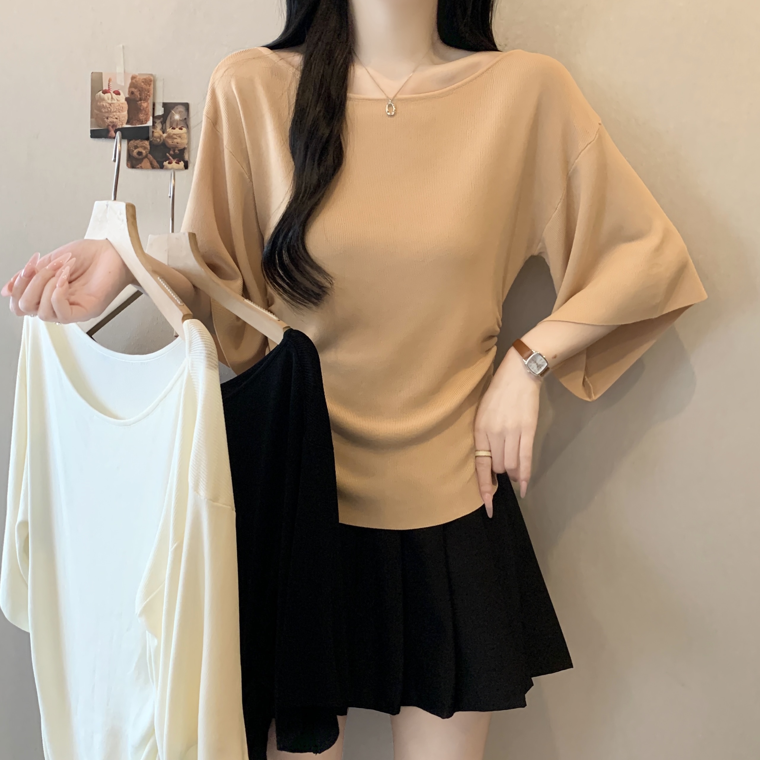 주황색 핑크색 비스듬한 어깨 오프숄더 나팔 소매 티셔츠 여성 여름 몸매 가꾸기 꼬집기 허리 디스플레이 몸 슬림해 보이는 핫걸 쇼트 스타일 맨위