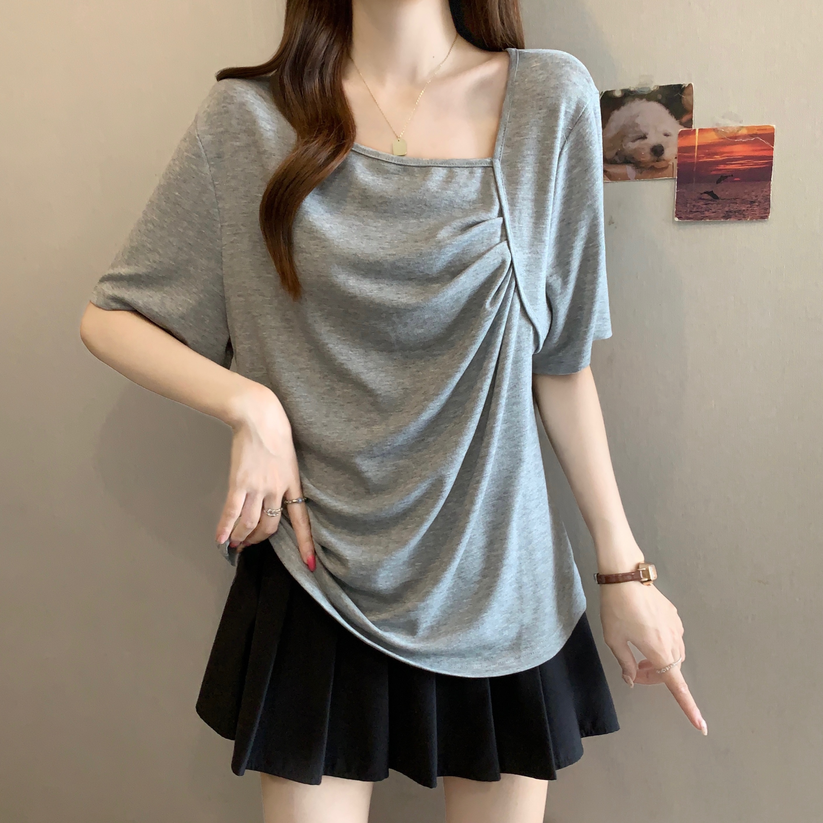 디자인 센스 불규칙 비스듬한 칼라 반팔 티셔츠 여성 지방 mm 루즈핏 표지 배 슬림해 보이는 주름 맨위