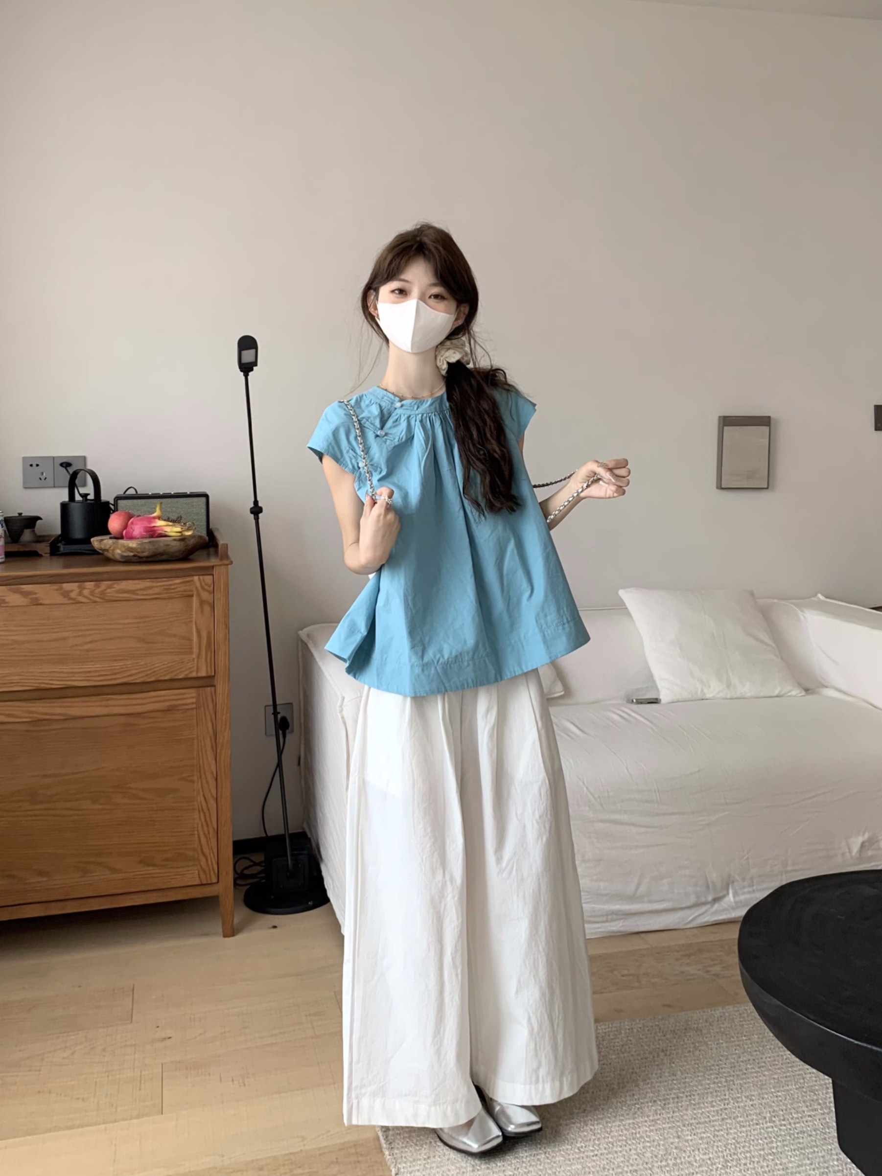 실사 정가 한국 스타일 라운드 넥 Feifei 소매 주름 장식 작은 셔츠 여성 2024 여름 패션 슬림해 보이는 한 마디 셔츠