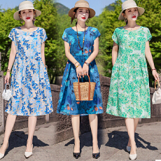 批发棉绸<b class='q'>连衣裙</b>女2025新款夏季<b class='q'>人造棉</b>绵时尚外穿中长款落肩袖碎花裙子