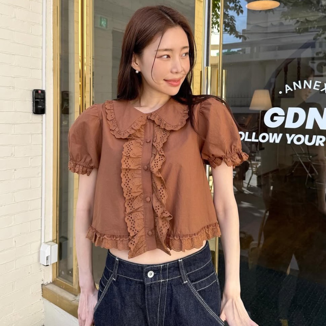 재고 있음 ins 프랑스식 차 인사이드 차 가스 Chic 맨위 루즈핏 디자인 센스 브라운 베이비 칼라 레이스 여성 셔츠