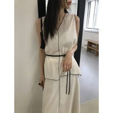批发薄款明线锁边V领背心<b class='q'>上衣</b>+半身裙套装