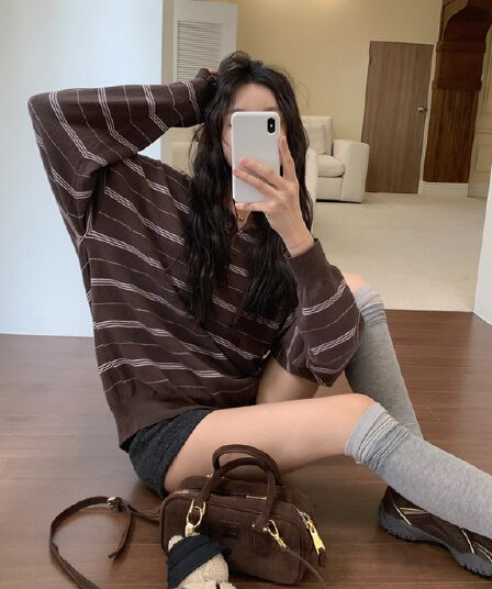 재고 있음 ins 한국 가을 새로운 학원 스타일 polo 폴로 칼라 스트라이프 루즈핏 니트 스웨터 소녀 스웨터 맨위