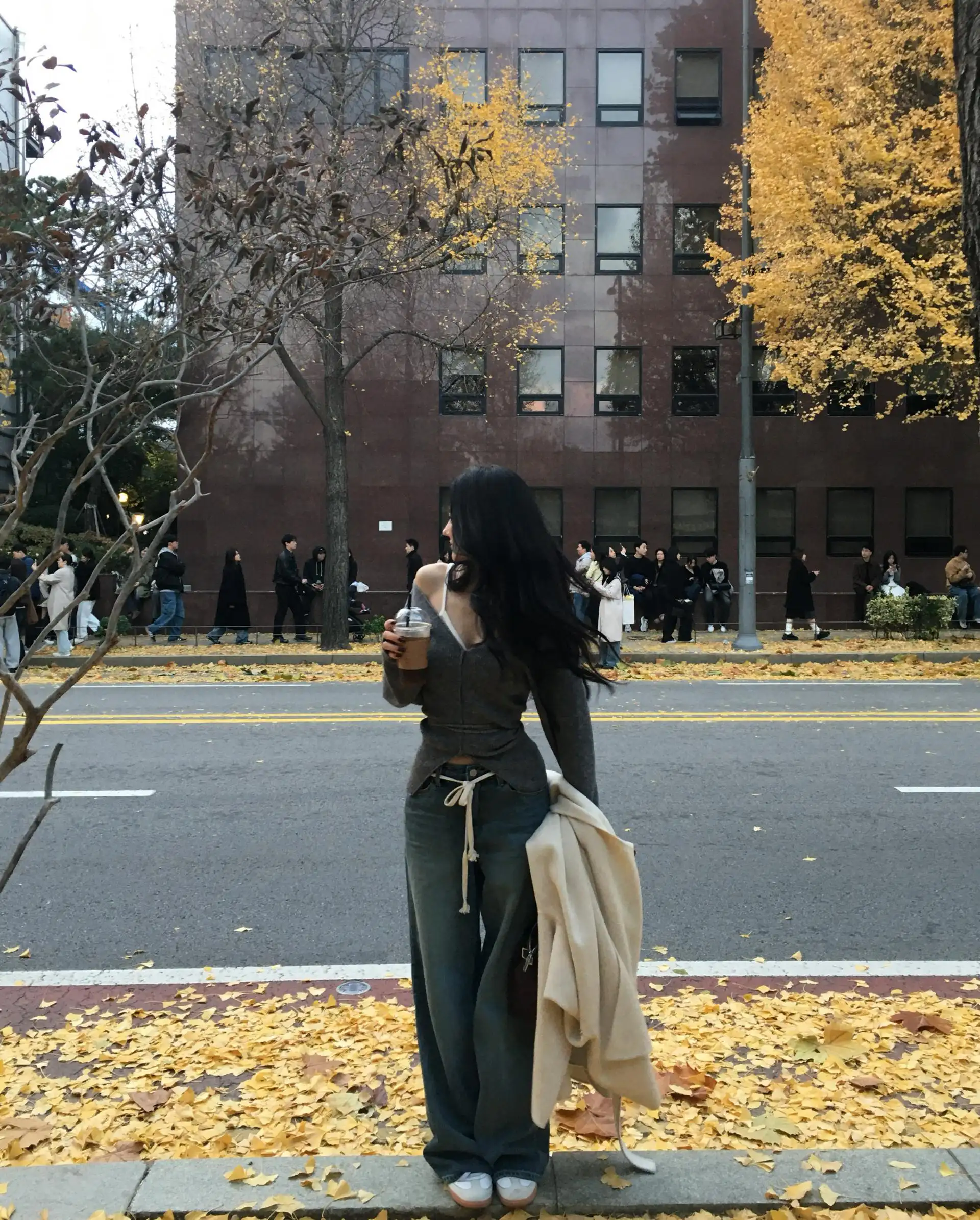 스판성 있는 V넥 니트 셔츠 상세 이미지 17