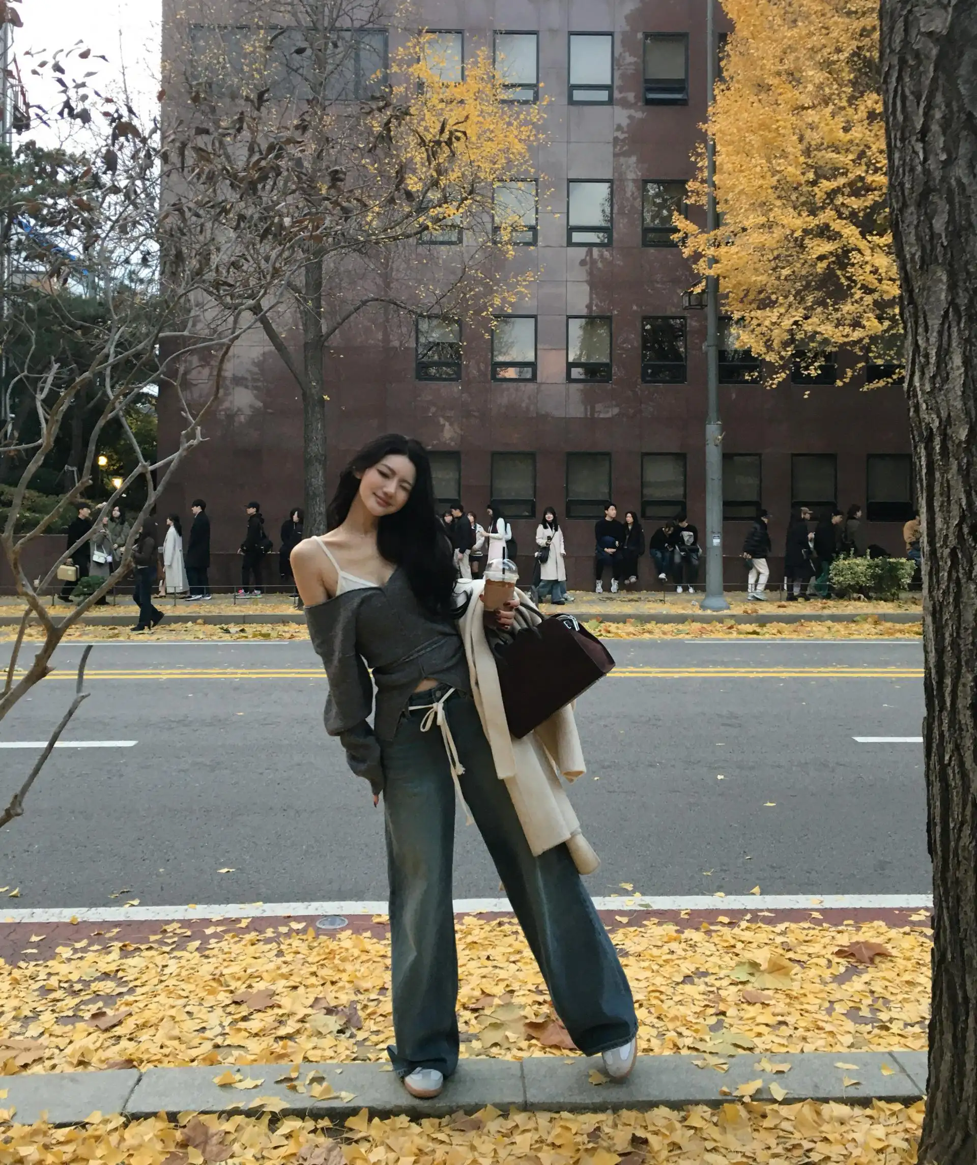 스판성 있는 V넥 니트 셔츠 상세 이미지 18