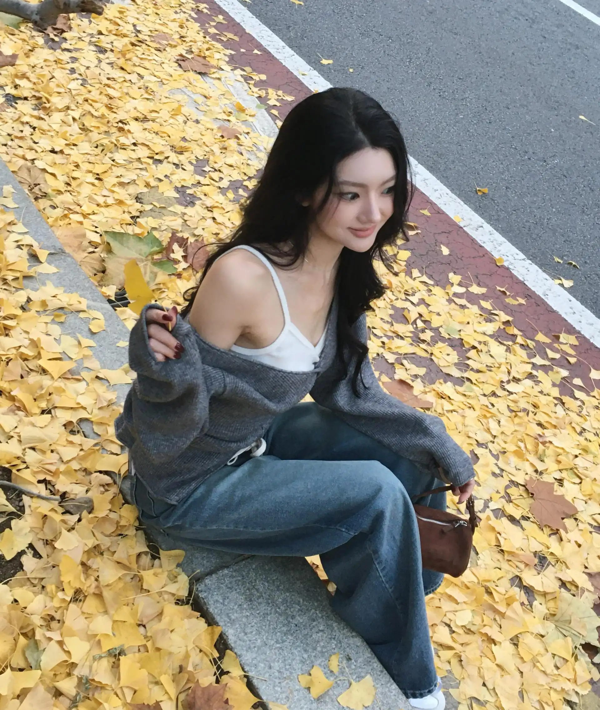 스판성 있는 V넥 니트 셔츠 상세 이미지 21