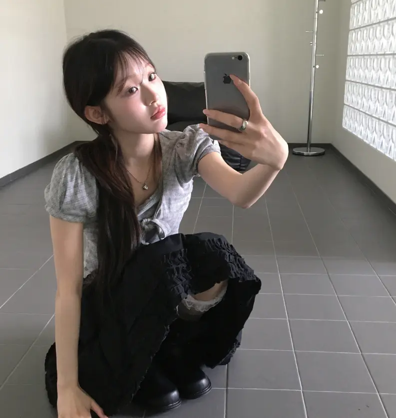 반소매 체크 패턴 퍼프소매 티셔츠 상세 이미지 8
