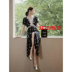 批发高端碎花蕾丝拼接V领<b class='q'>连衣裙</b>女夏季显瘦开叉中长款气质减龄裙子潮