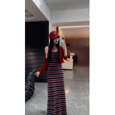 批发时髦御姐范设计感两件套红色薄款开衫性感<b class='q'>条纹</b>吊带连衣裙休闲套装